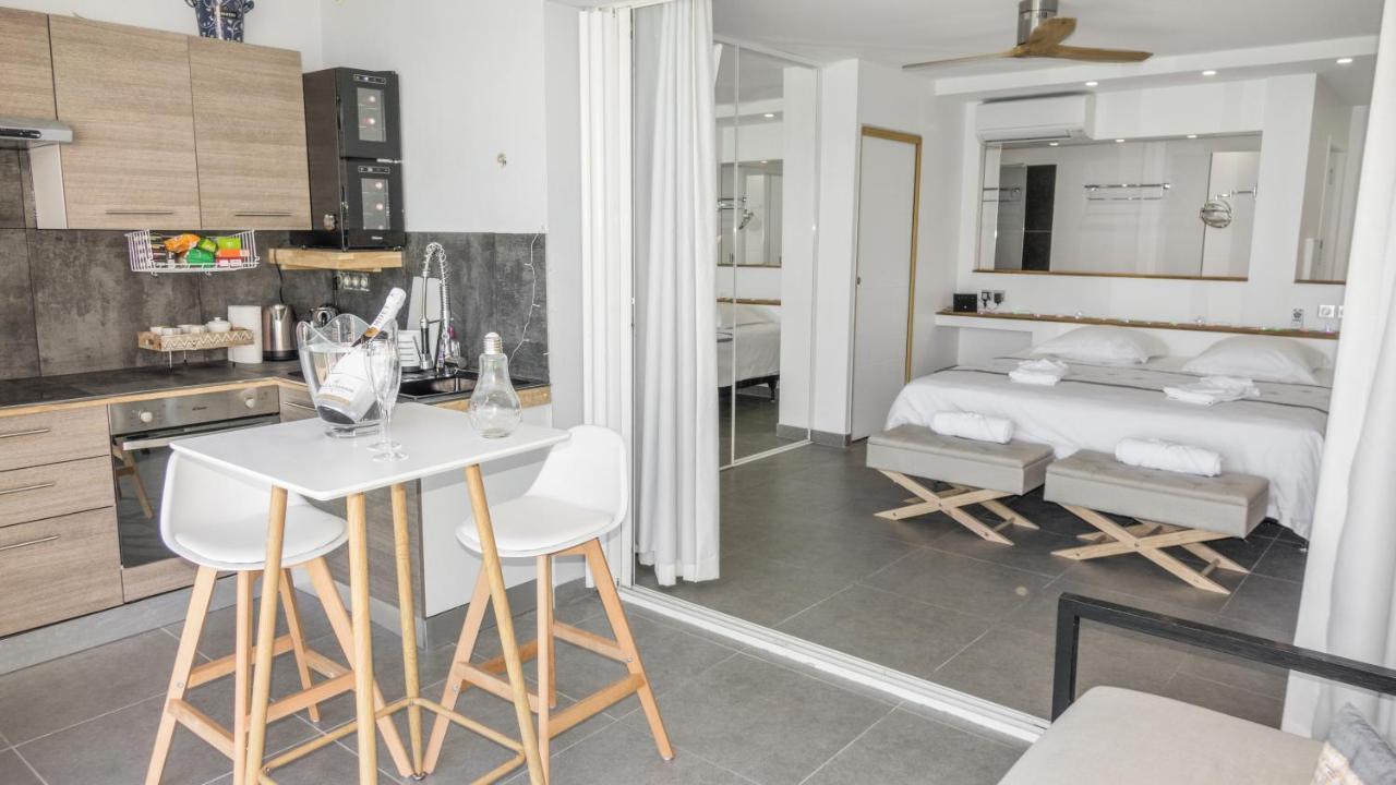 Official Page "Residence Bleu Marine" - Sea View Apartments & Studios - Saint-Martin French Side Grand Case Eksteriør billede