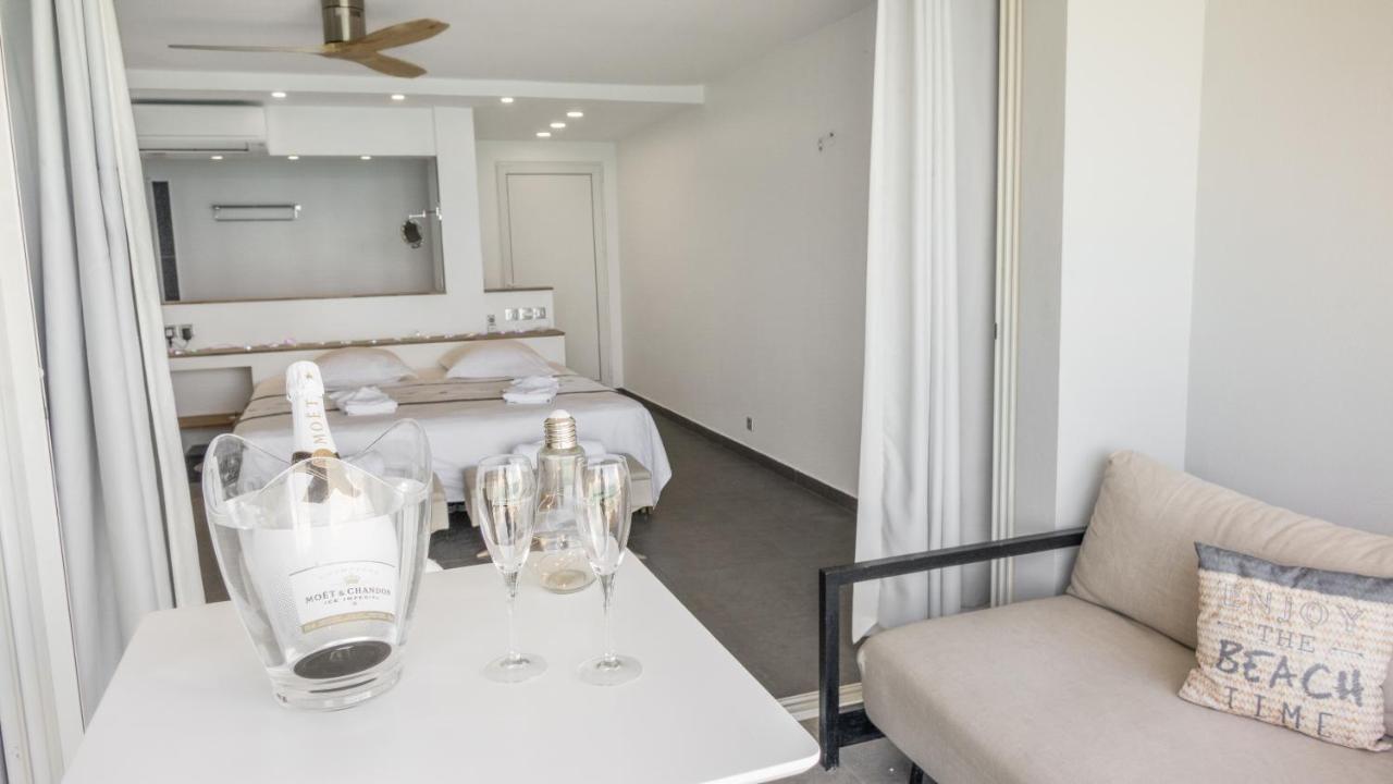 Official Page "Residence Bleu Marine" - Sea View Apartments & Studios - Saint-Martin French Side Grand Case Eksteriør billede